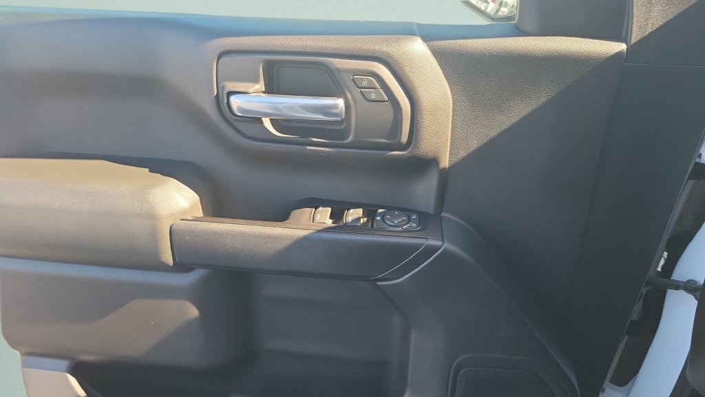 Used 2019 Chevrolet Silverado 1500 Custom w/ Trailering Package AWD/4WD image 17