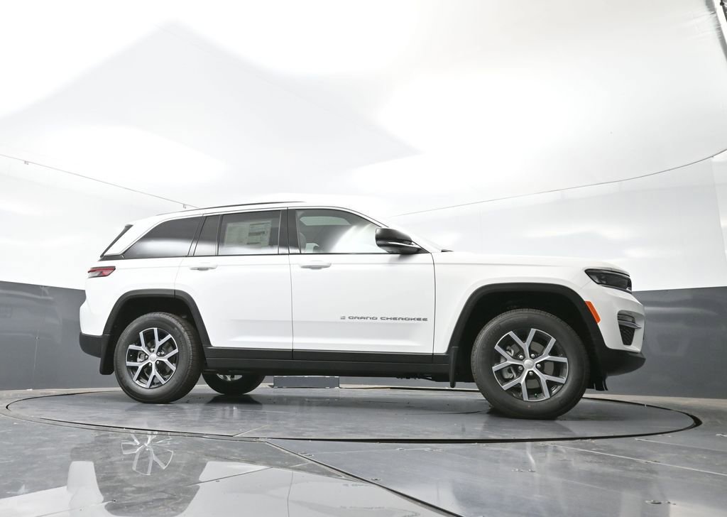 New 2025 Jeep Grand Cherokee Limited w/ Trailer Tow Package image 48
