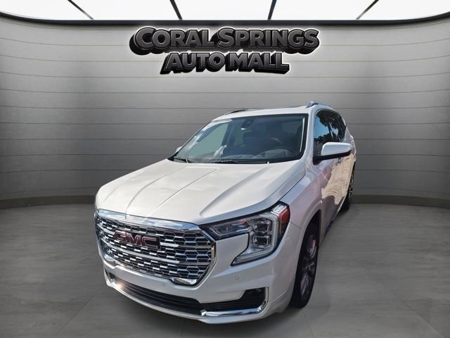 Used 2023 GMC Terrain Denali image 3