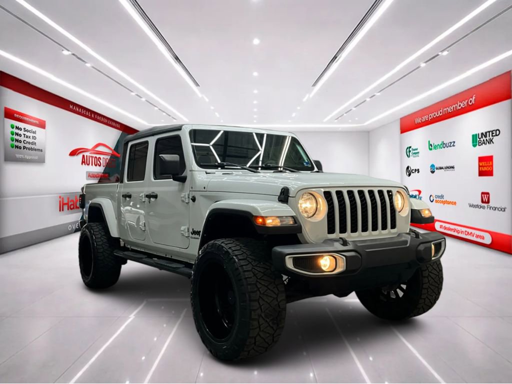 Used 2022 Jeep Gladiator Sport AWD/4WD image 2