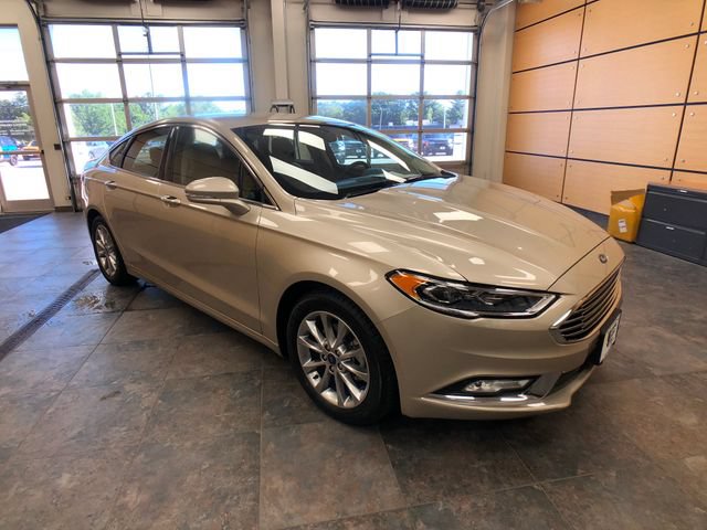 Certified 2017 Ford Fusion SE w/ Fusion SE Technology Package