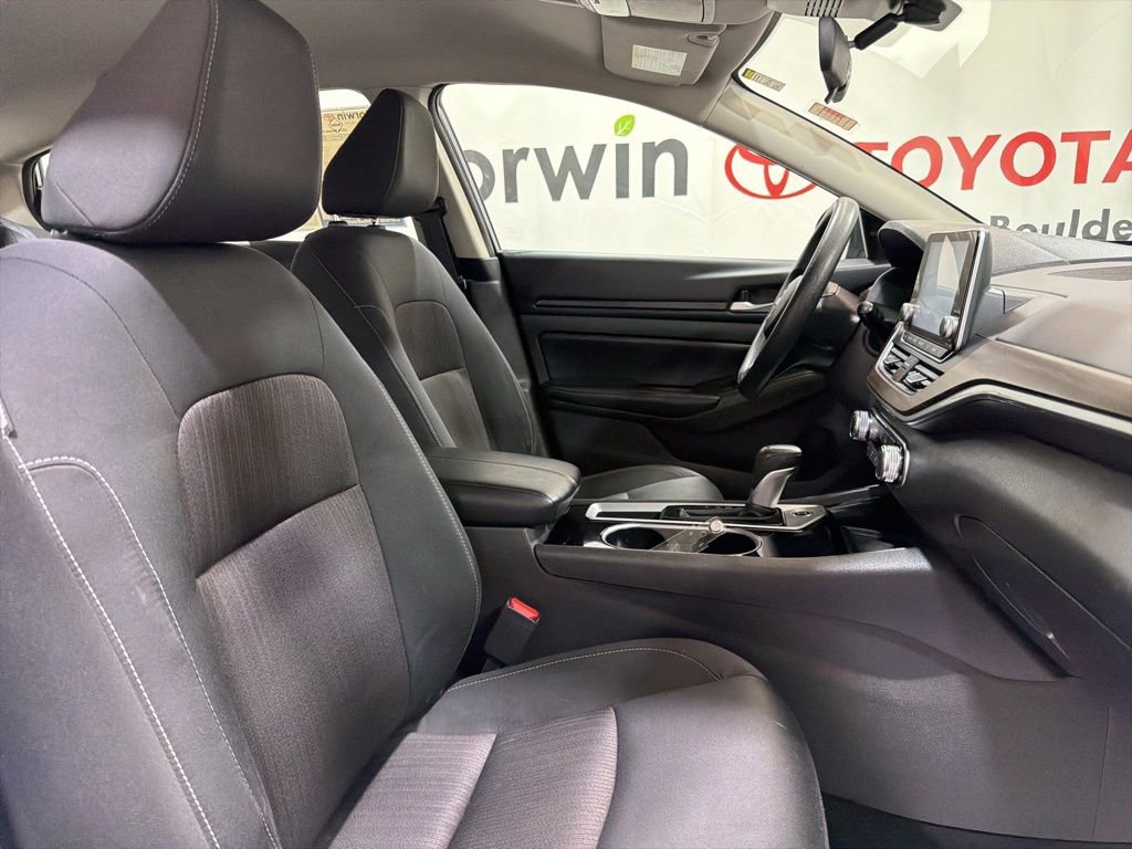 Used 2024 Nissan Altima 2.5 SV image 12