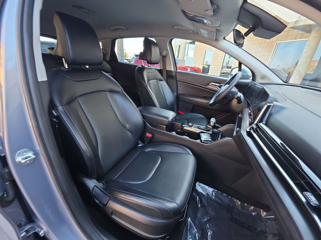 Used 2024 Kia Sportage EX FWD image 29