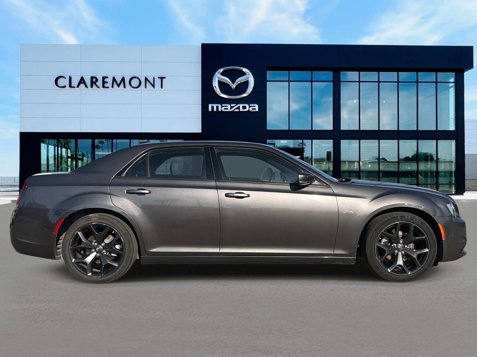 Used 2023 Chrysler 300 S image 4