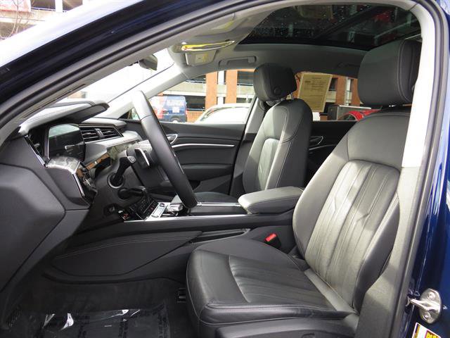 Used 2021 Audi e-tron Premium Plus w/ Premium Plus Package image 17