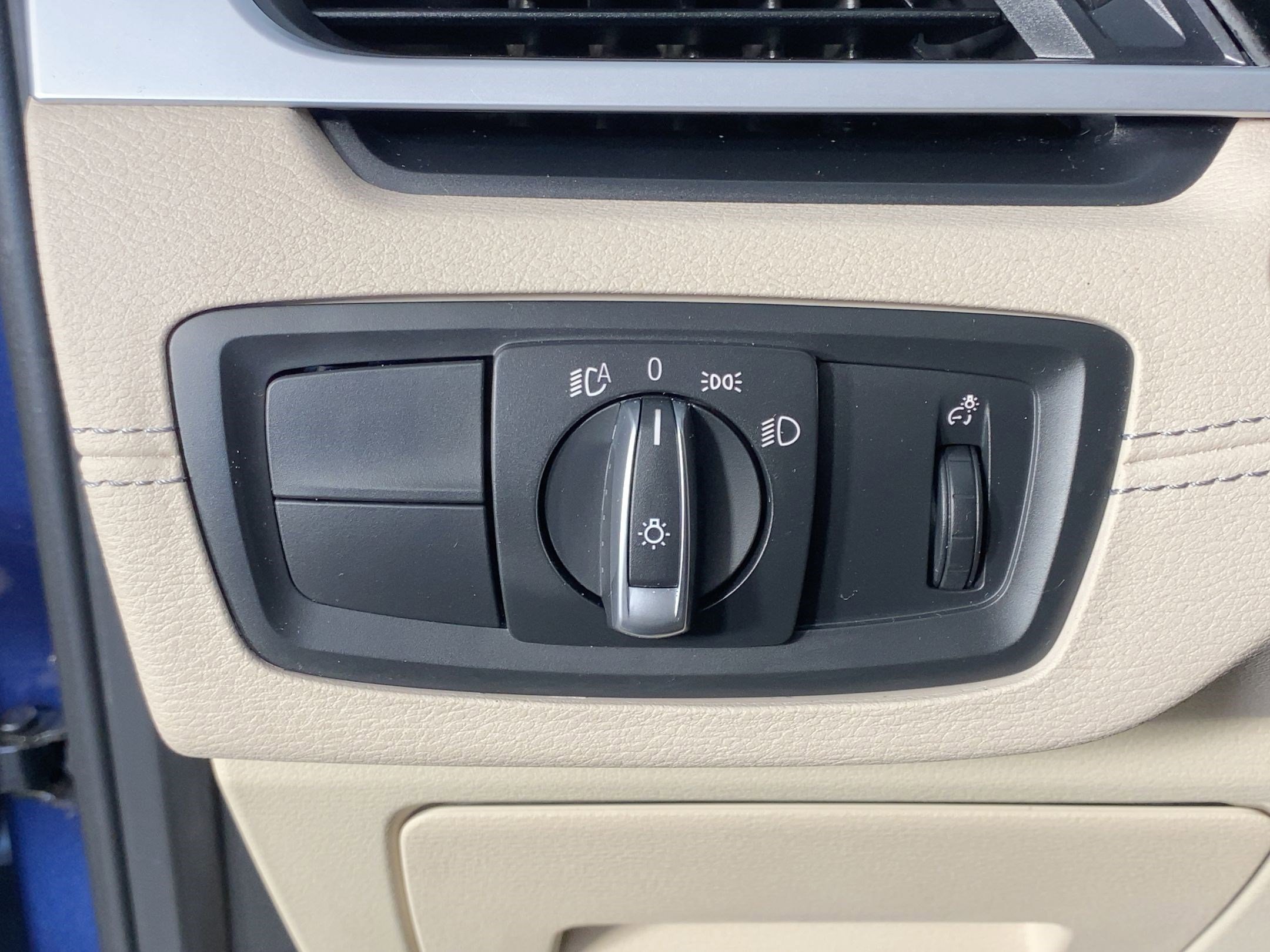 Used 2021 BMW X1 sDrive28i w/ Convenience Package image 16