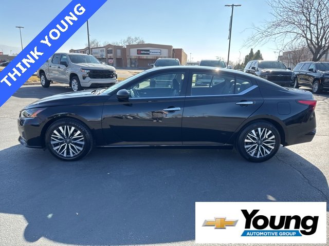 Used 2024 Nissan Altima 2.5 SV image 4