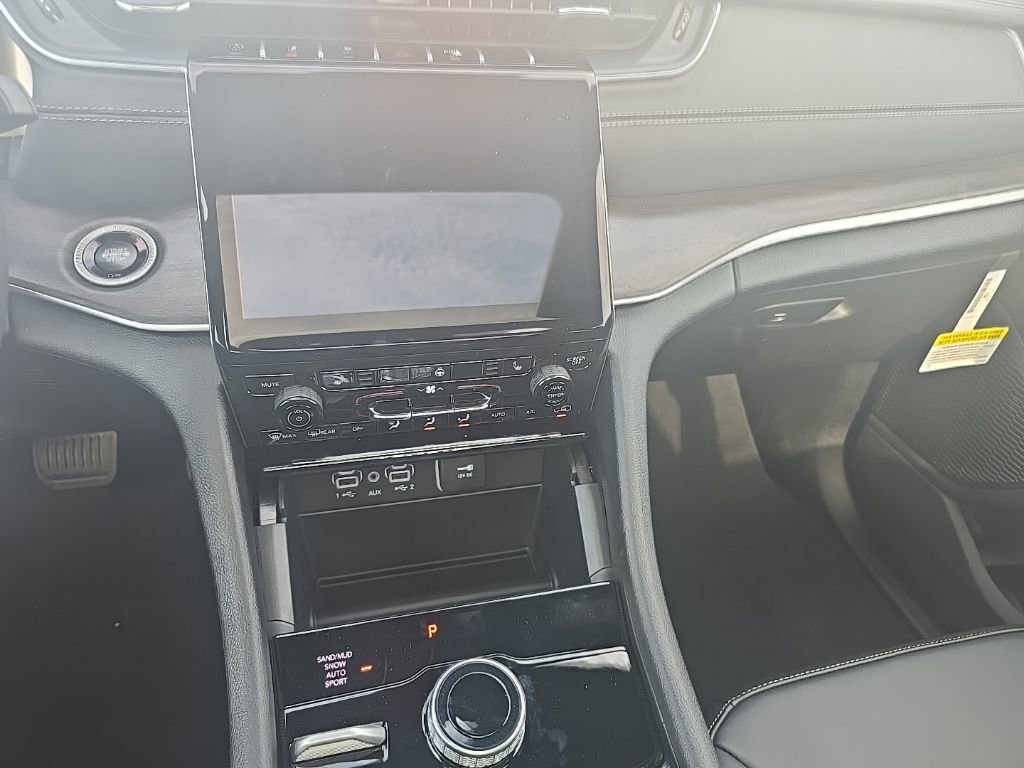 New 2025 Jeep Grand Cherokee Limited image 25