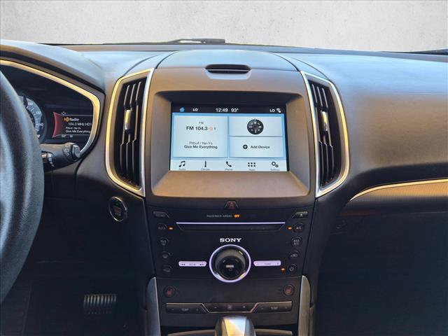 Used 2016 Ford Edge Titanium FWD image 13