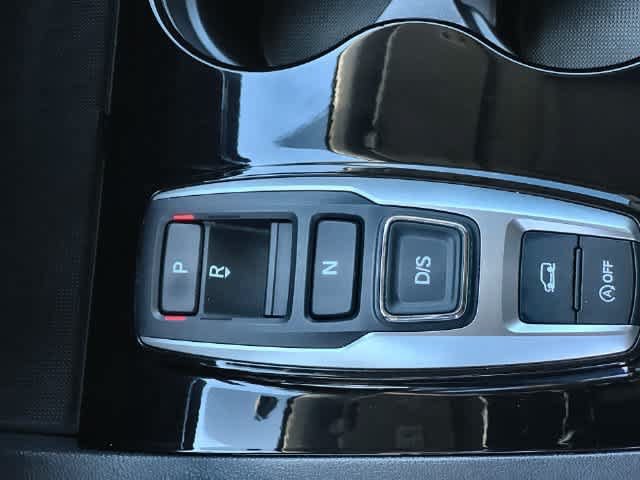 Used 2016 Honda Pilot Touring image 16