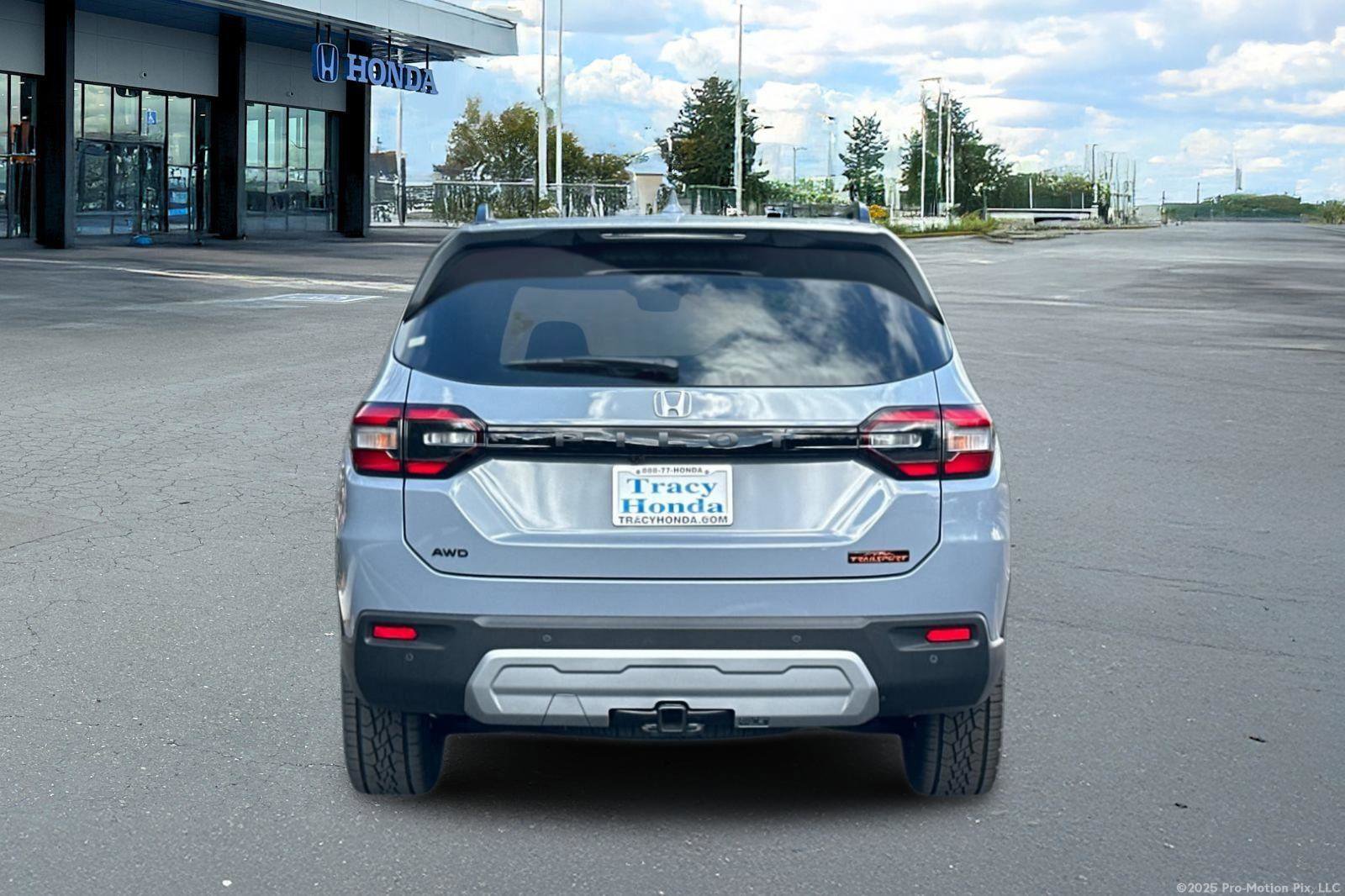 New 2025 Honda Pilot TrailSport image 5