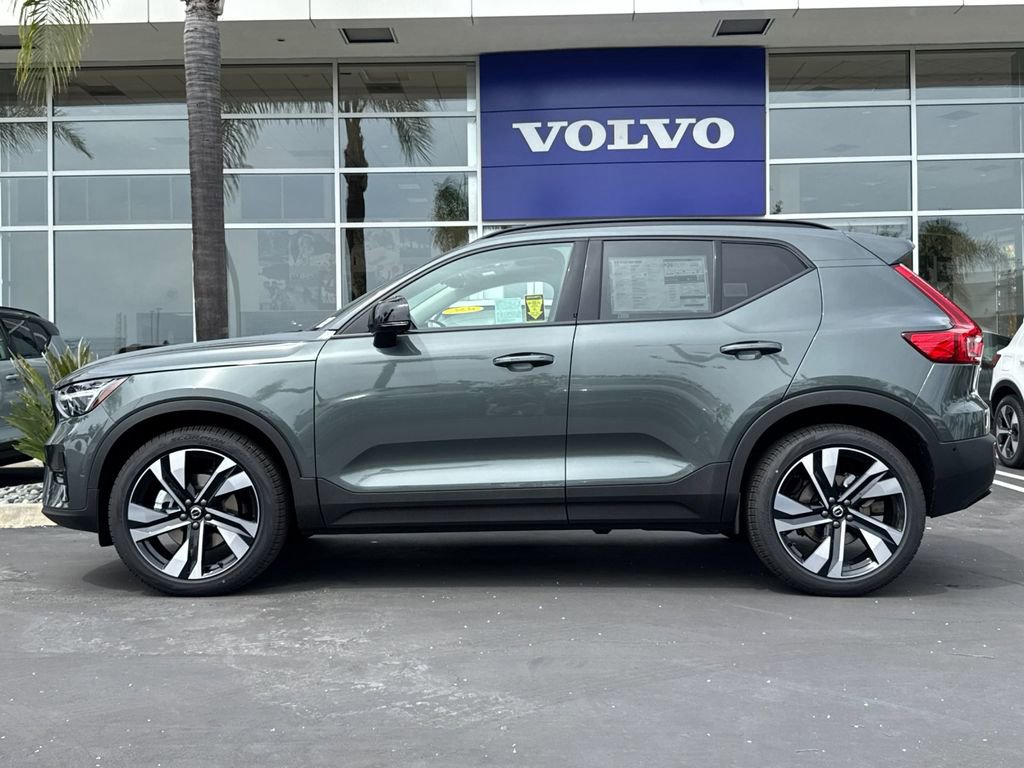 New 2026 Volvo XC40 B5 Ultra w/ Climate Package image 2
