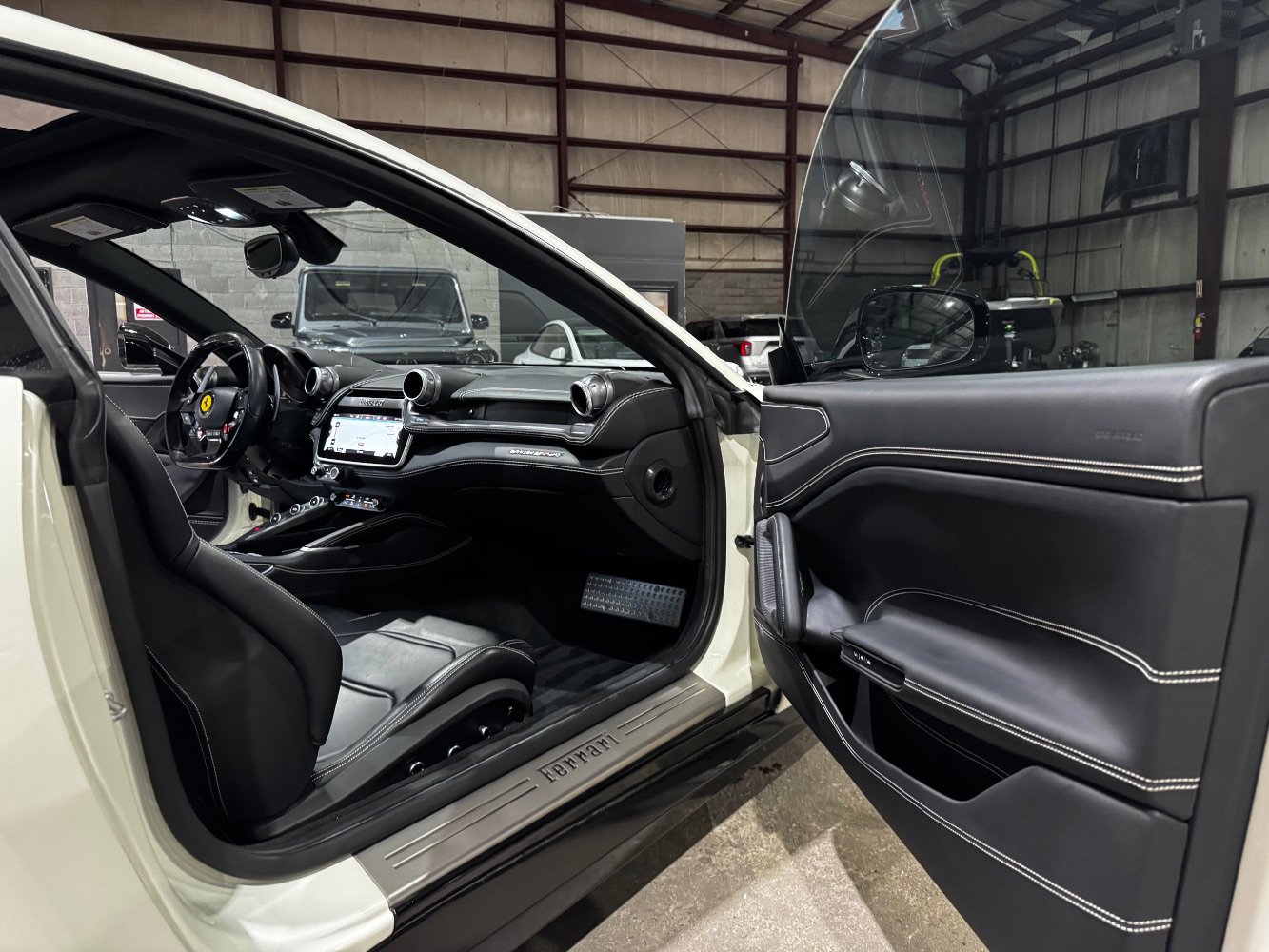 Used 2019 Ferrari GTC4Lusso T RWD image 22