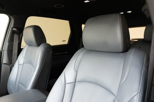 Used 2024 Buick Enclave Premium image 17