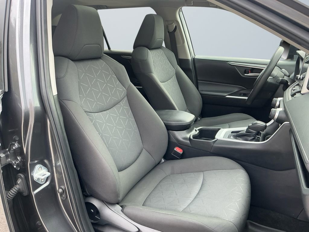 Used 2024 Toyota RAV4 XLE w/ Convenience Package image 8