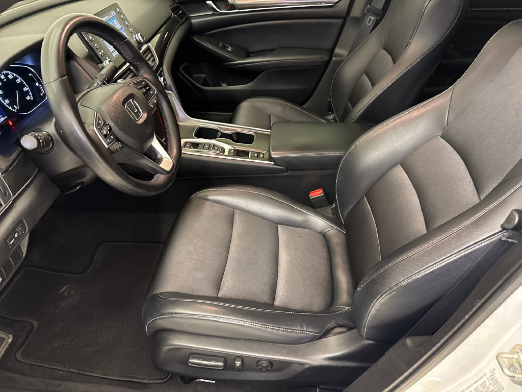 Used 2018 Honda Accord Sport image 17