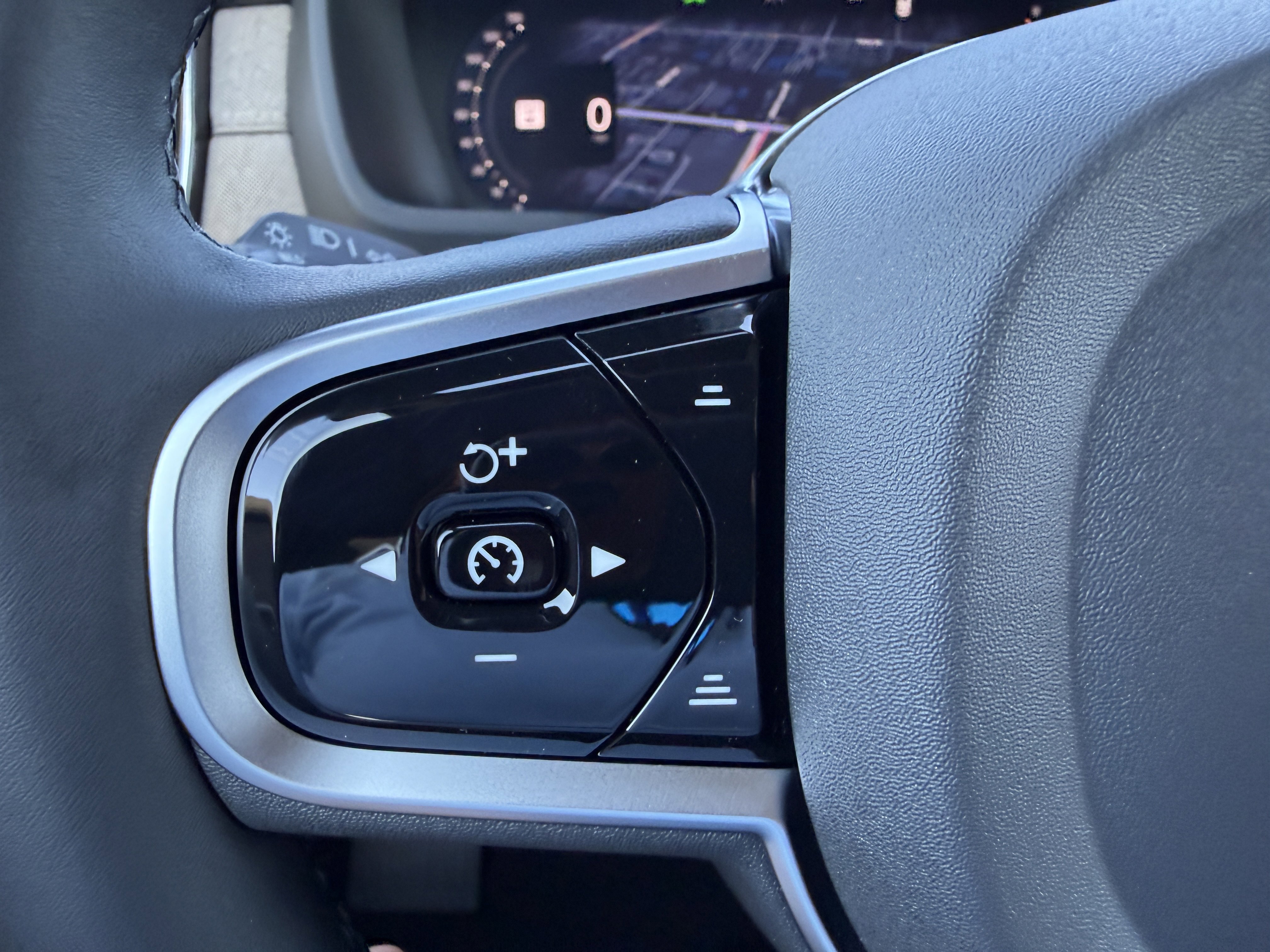 New 2026 Volvo XC90 B5 Ultra image 28