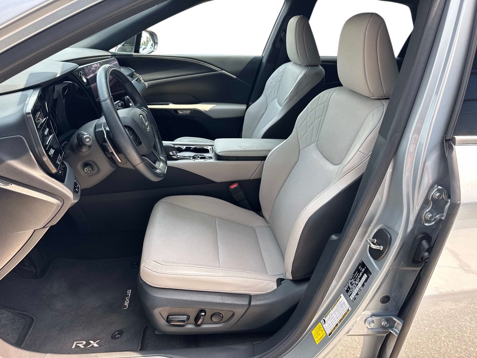 Used 2024 Lexus RX 350 Premium w/ Accessory Package (Z1) FWD image 22