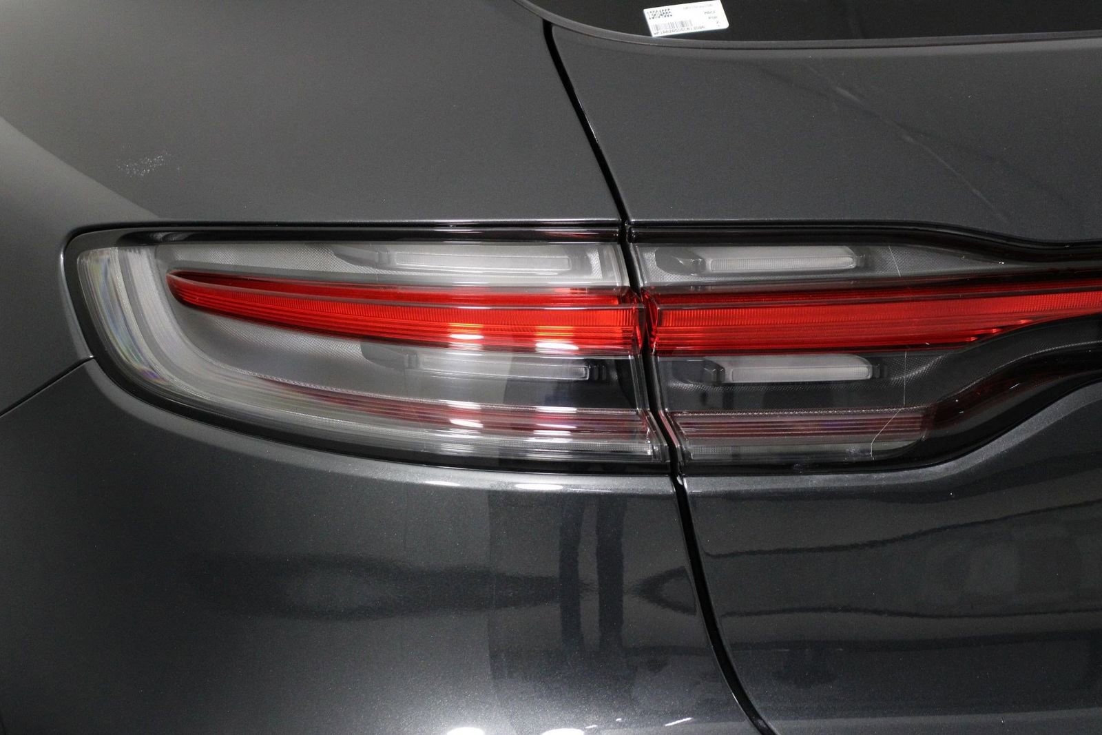 Certified 2025 Porsche Macan image 21