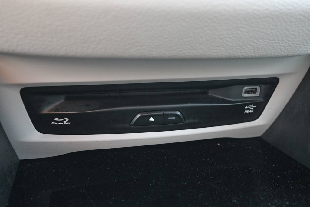 Used 2021 Chrysler Pacifica Limited w/ Uconnect Theater Family Group image 36