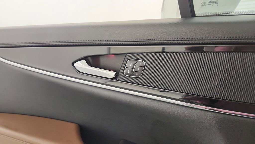 Used 2023 Lincoln Nautilus Reserve image 25