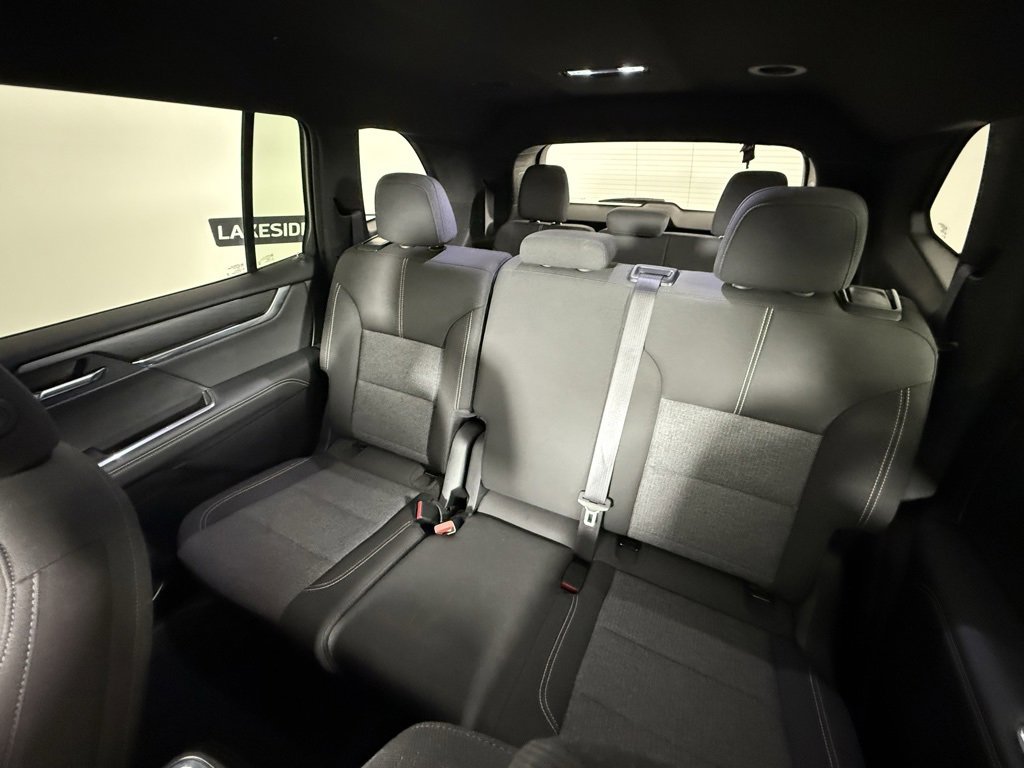 Used 2025 GMC Acadia Elevation image 28