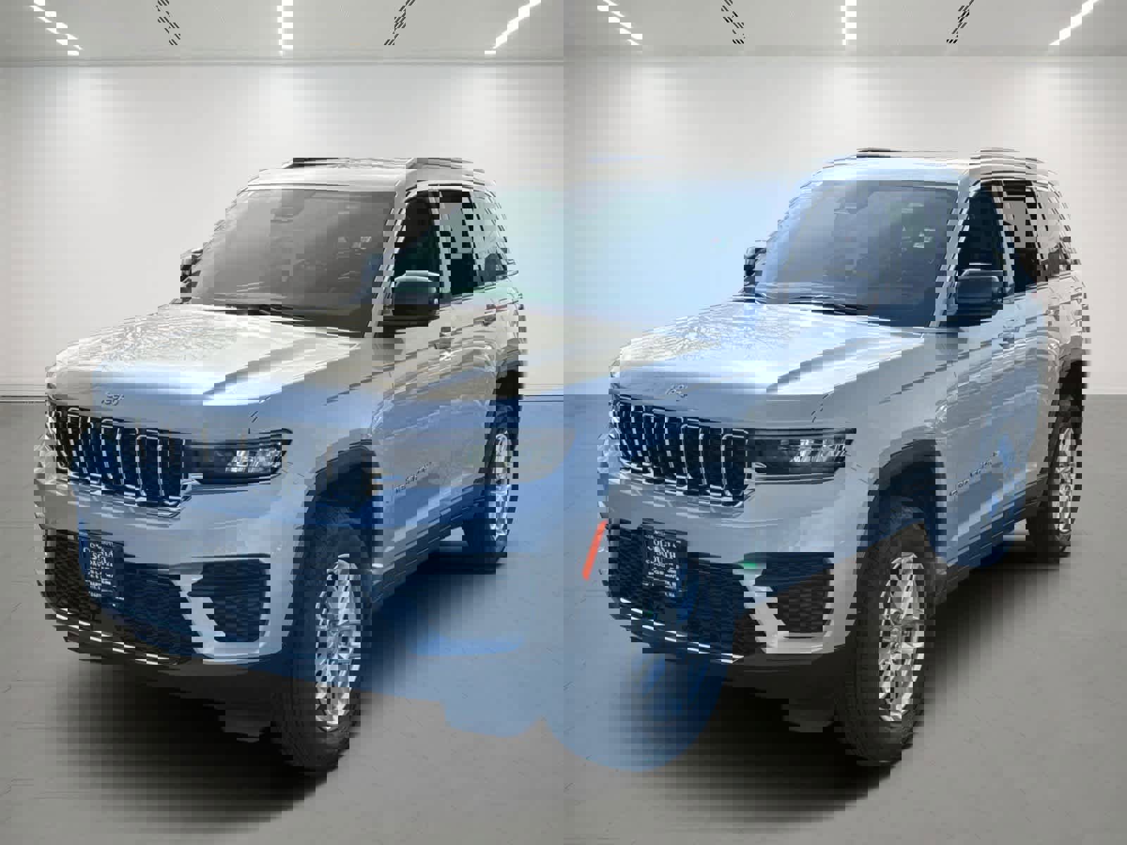 New 2025 Jeep Grand Cherokee Laredo X w/ Trailer Tow Package