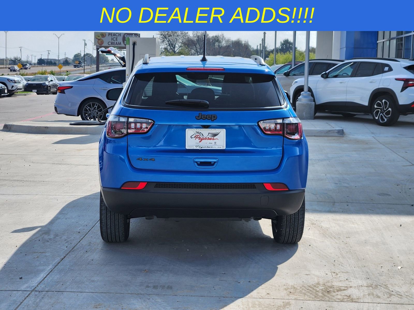 New 2026 Jeep Compass Latitude image 8