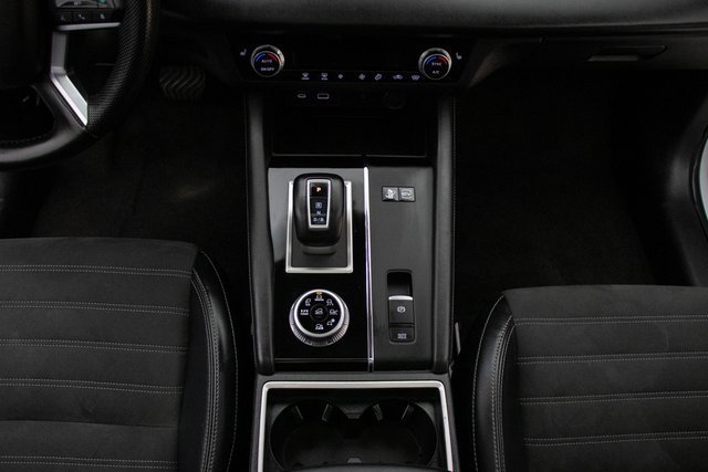 Used 2024 Mitsubishi Outlander SE image 26