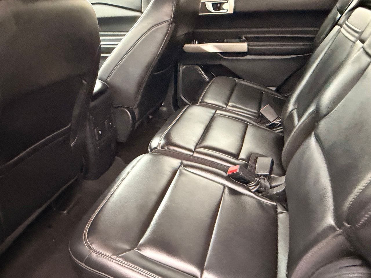 Used 2023 Ford Explorer XLT w/ Equipment Group 202A RWD image 12