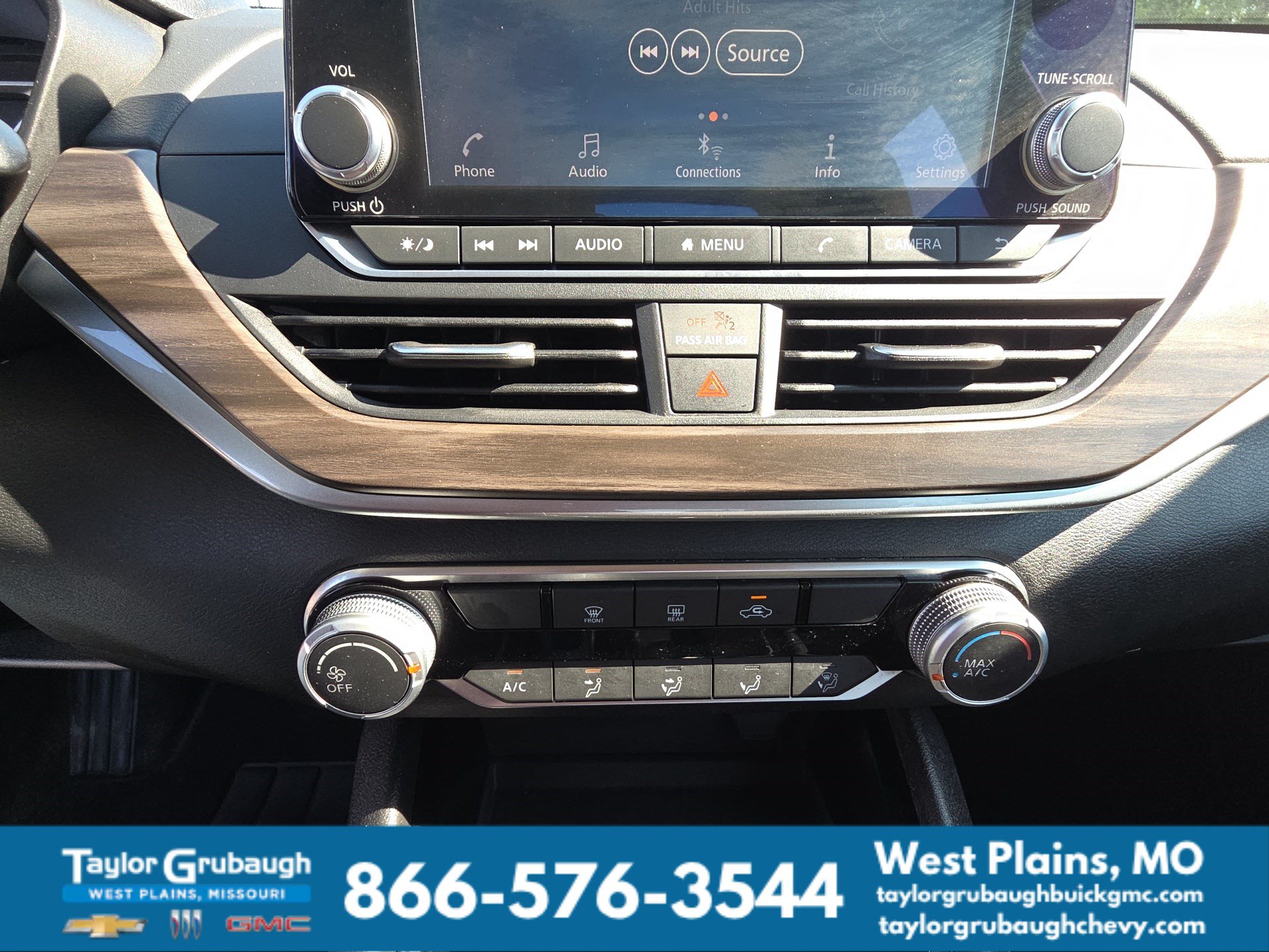 Used 2024 Nissan Altima 2.5 SV FWD image 23