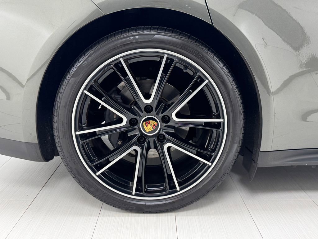 Used 2023 Porsche Panamera 4 Platinum Edition image 43