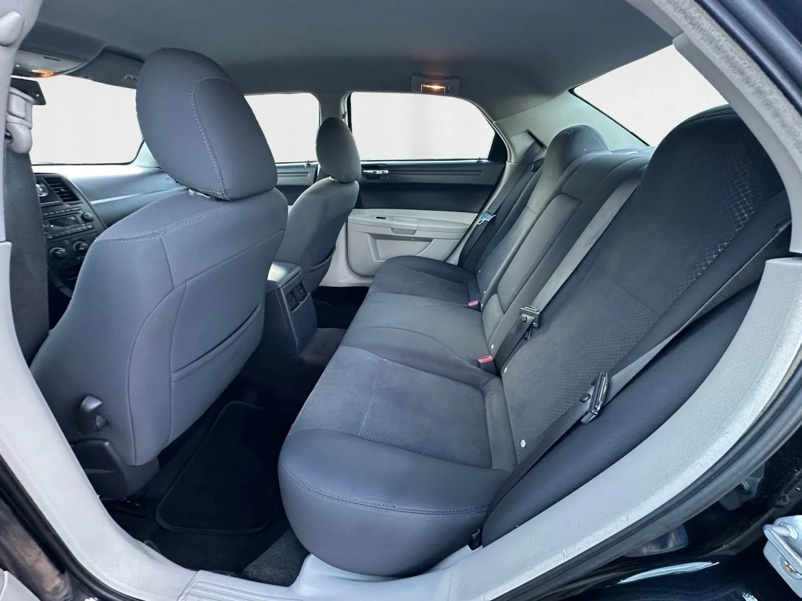 Used 2007 Chrysler 300 image 13