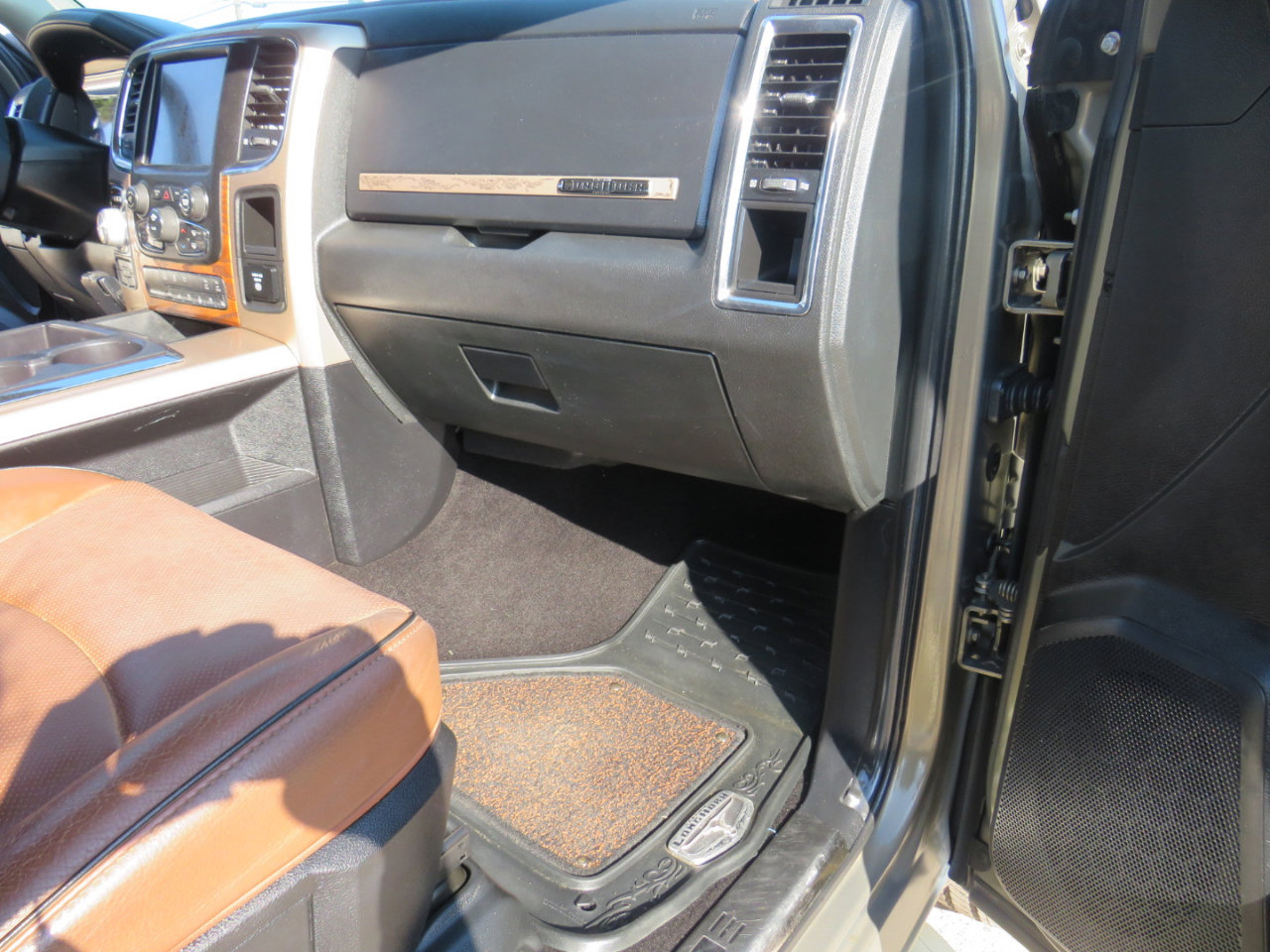 Used 2015 RAM 1500 Laramie Longhorn w/ Convenience Group image 37