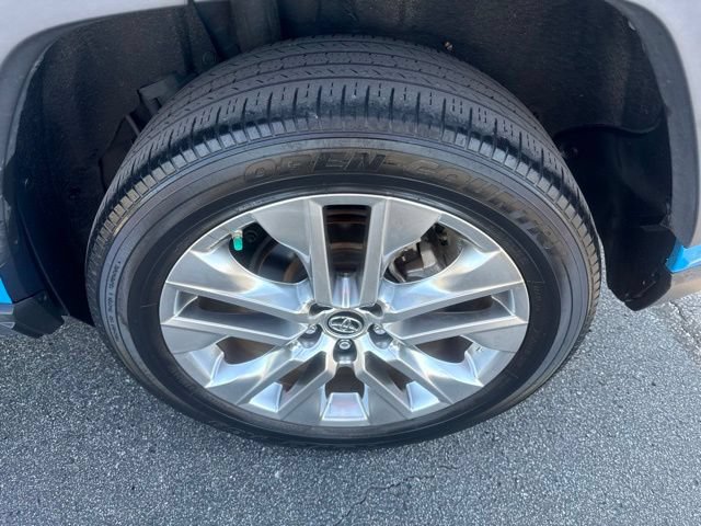 Used 2019 Toyota RAV4 XLE Premium w/ Advanced Technology Package FWD image 10
