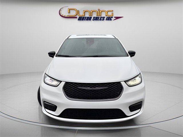 New 2026 Chrysler Pacifica Select image 5