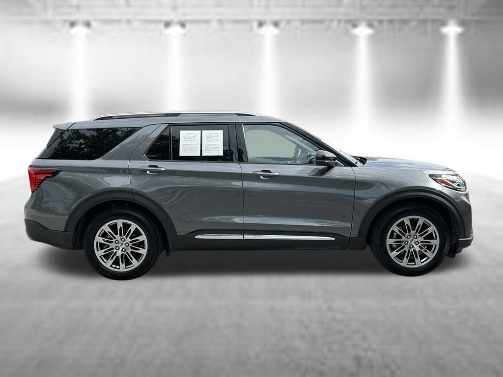 Used 2026 Ford Explorer Platinum RWD image 4