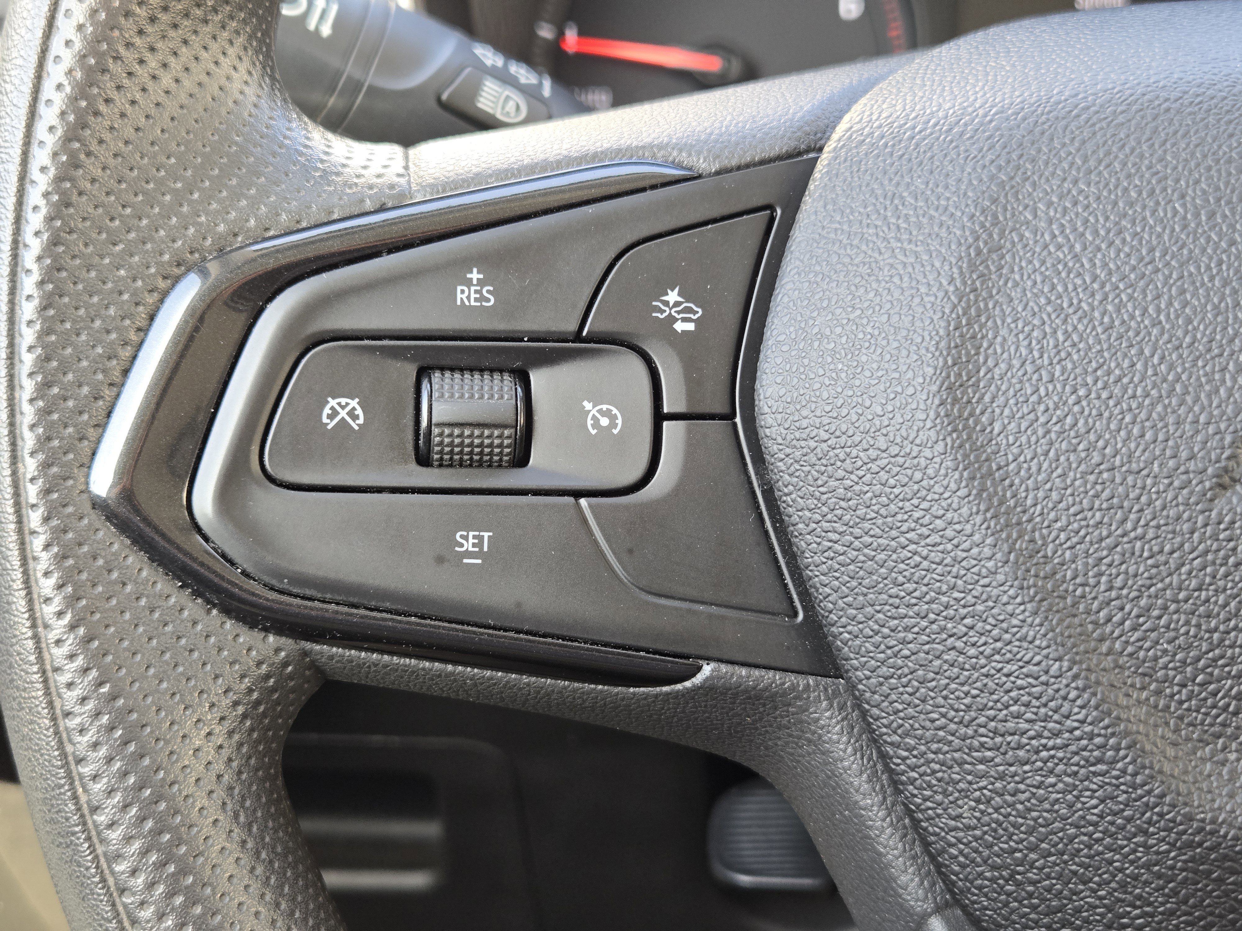 Used 2021 Chevrolet TrailBlazer LS image 28