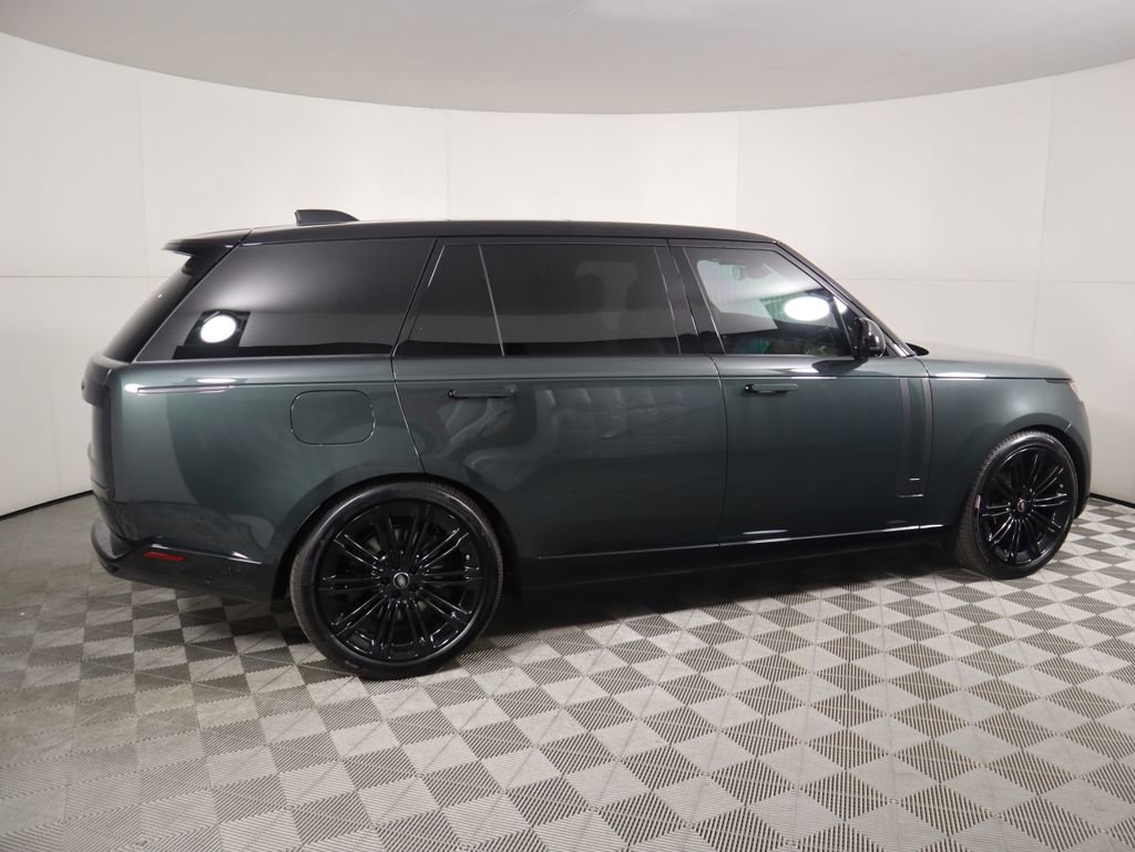 New 2025 Land Rover Range Rover Long Wheelbase SE image 4