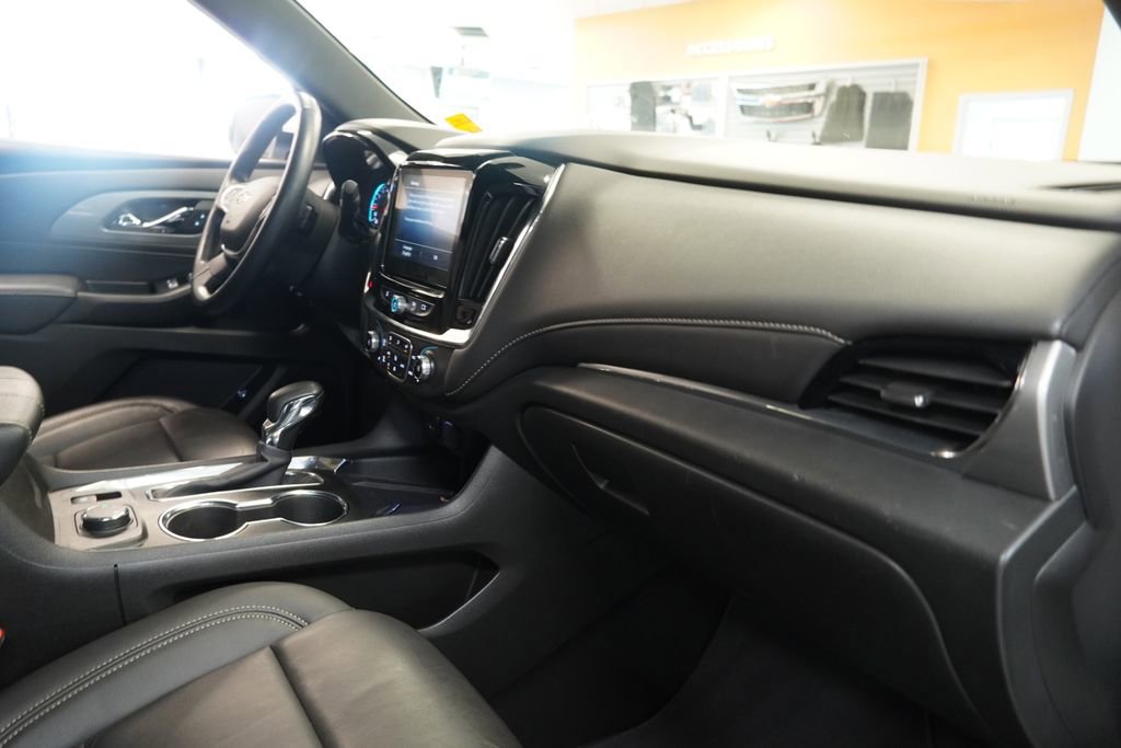 Used 2023 Chevrolet Traverse LT image 31