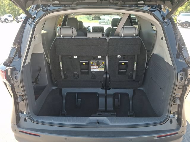 Used 2024 Toyota Sienna XLE FWD image 29