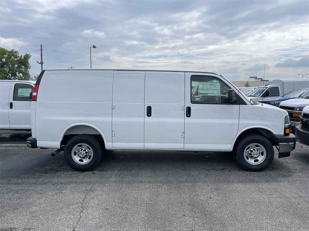 New 2025 Chevrolet Express 2500 w/ Driver Convenience Package image 5