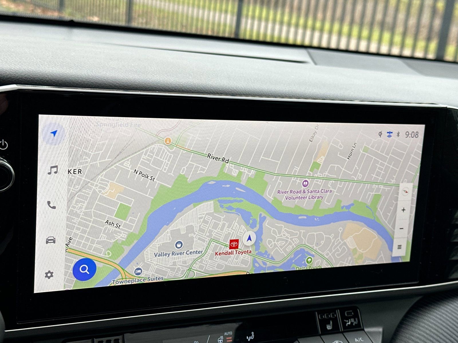 Used 2025 Toyota Camry SE w/ Multimedia Upgrade Package image 17