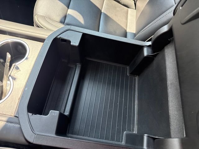 Used 2023 Chevrolet Suburban Premier RWD image 23