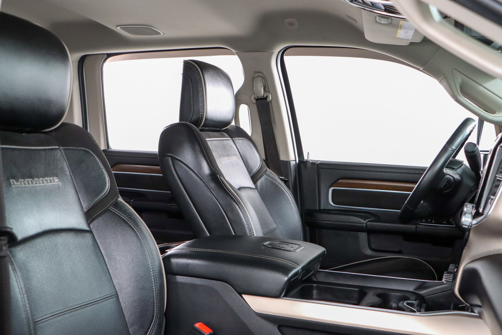 Used 2024 RAM 3500 Laramie w/ Bed Utility Group image 27