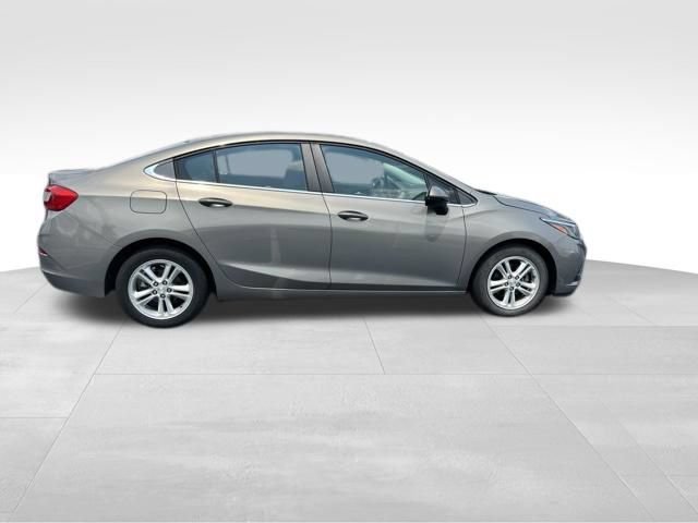 Used 2017 Chevrolet Cruze LT w/ Convenience Package FWD image 8