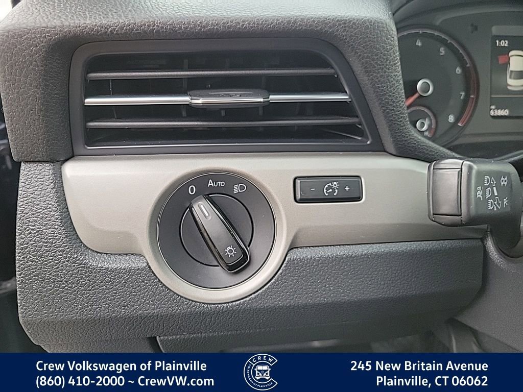 Certified 2022 Volkswagen Passat 2.0T SE FWD image 38