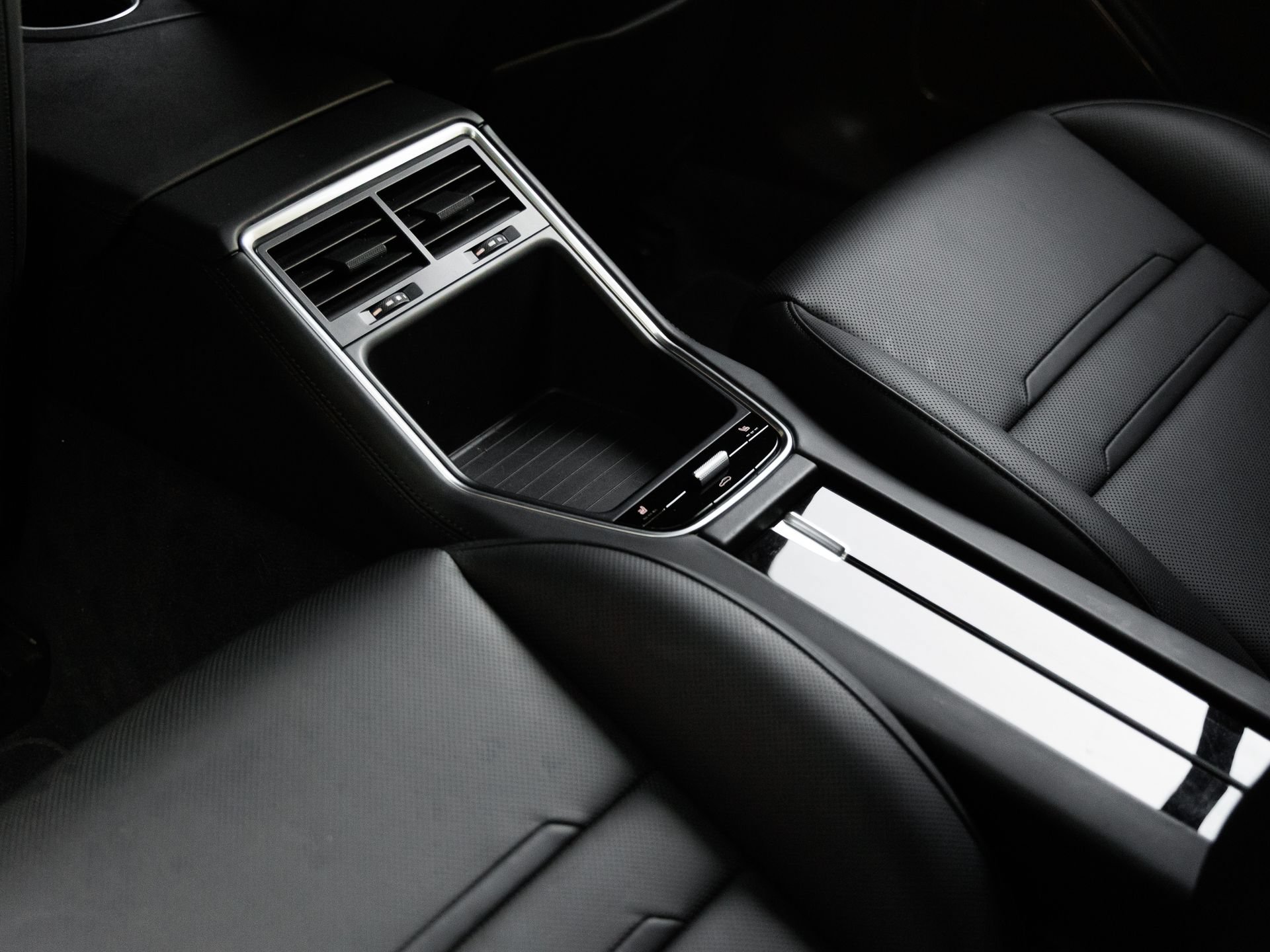 Certified 2018 Porsche Panamera 4S AWD/4WD image 24