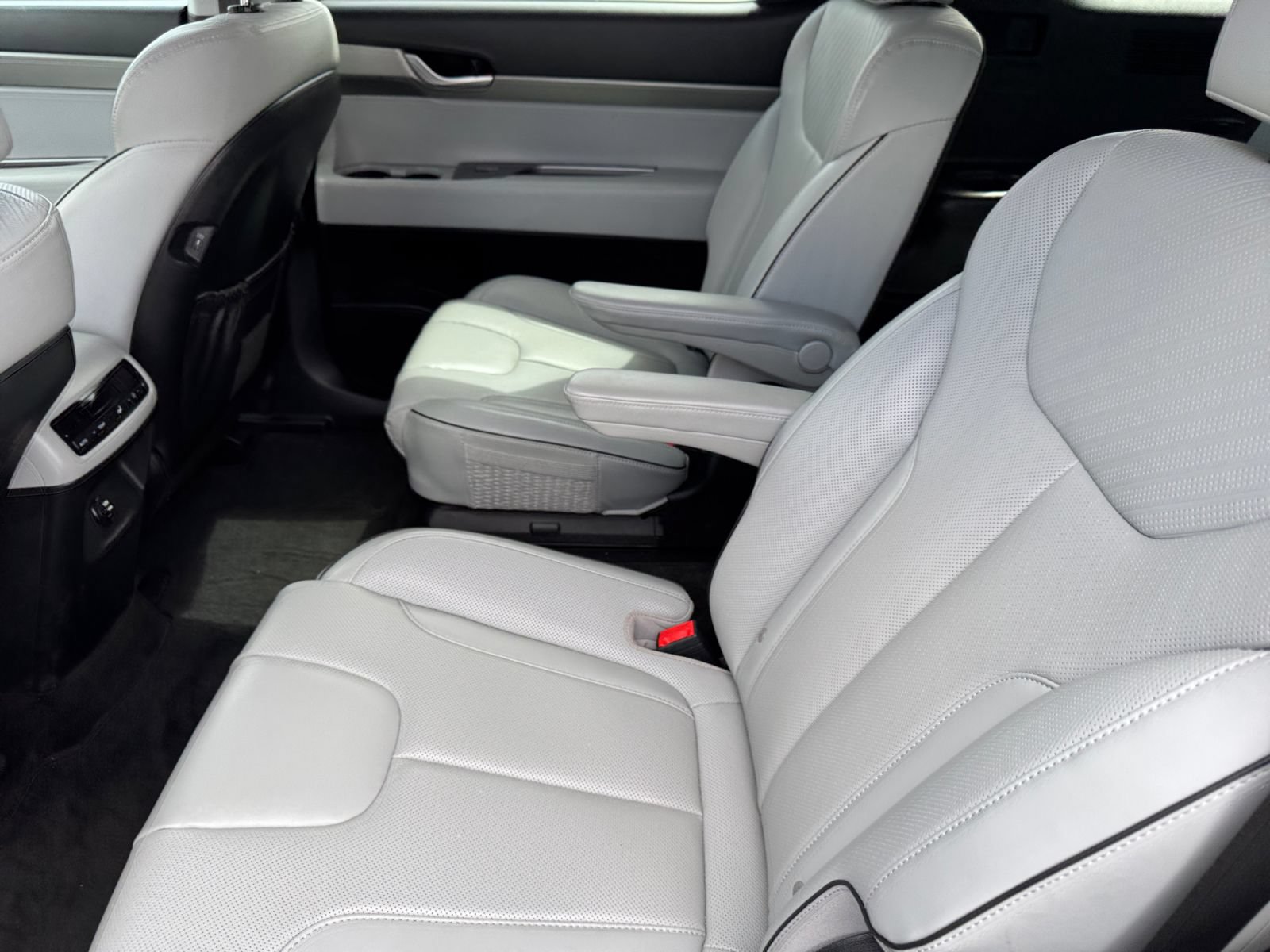 Used 2024 Hyundai Palisade SEL AWD/4WD image 16