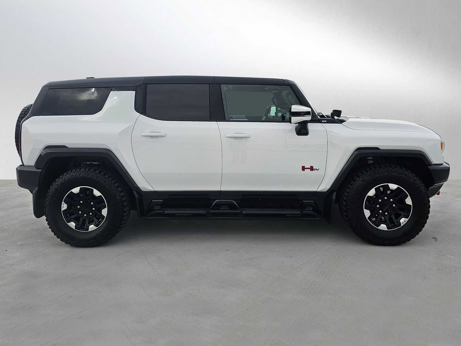 Used 2024 GMC Hummer EV 2X w/ Extreme Off-Road Package image 2